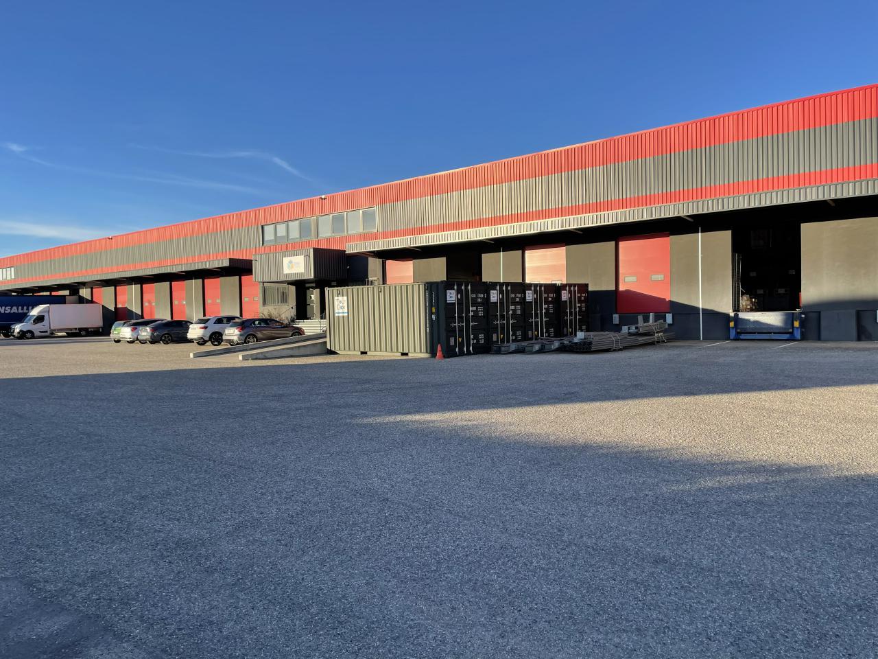 Local d'activité Saint-Quentin-Fallavier 2009m² Vente local d'activité Saint-Quentin-Fallavier Isère OVACT2313116 1